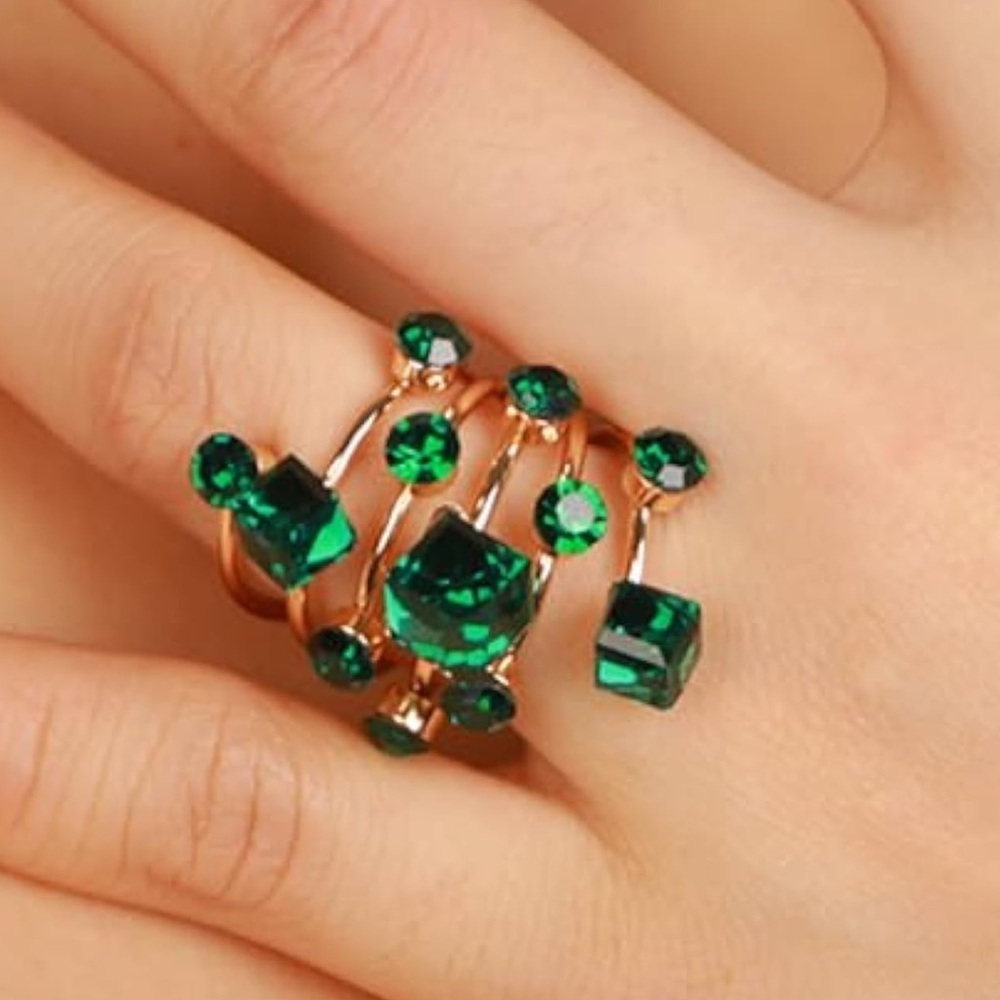 Emerald Luxe Green Crystal Coil Ring - Picture 4 of 6